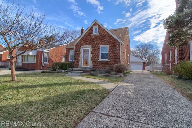 22852 Oakwood Avenue, Eastpointe, MI 48021