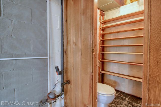 22852 Oakwood Avenue, Eastpointe, MI 48021