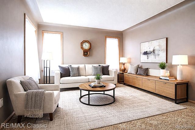 22852 Oakwood Avenue, Eastpointe, MI 48021