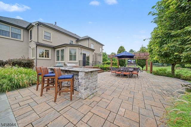 6 Philhower Ct, Denville Twp., NJ 07834