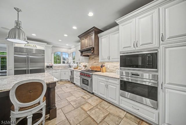 6 Philhower Ct, Denville Twp., NJ 07834