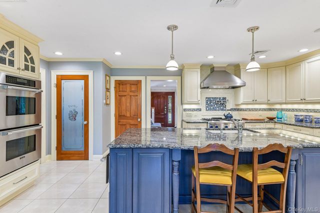 1442 Stevenson Circle, Hewlett, NY 11557