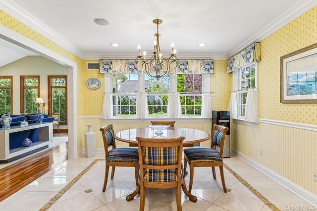 1442 Stevenson Circle, Hewlett, NY 11557