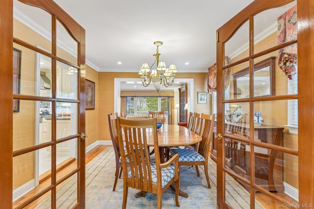 1442 Stevenson Circle, Hewlett, NY 11557