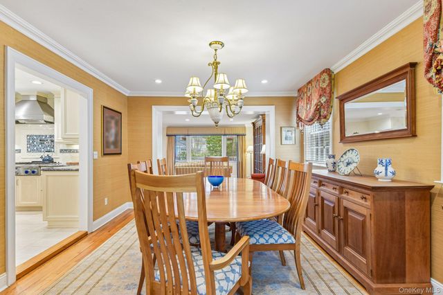 1442 Stevenson Circle, Hewlett, NY 11557