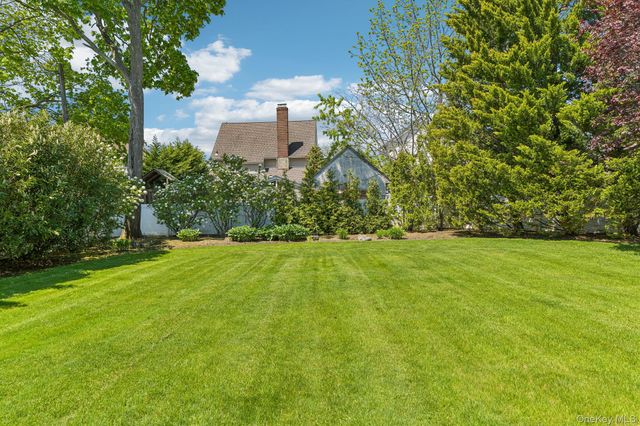 1442 Stevenson Circle, Hewlett, NY 11557