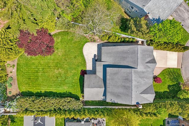 1442 Stevenson Circle, Hewlett, NY 11557