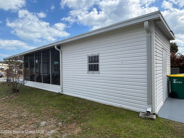 810 Thrush Circle, Barefoot Bay, FL 32976