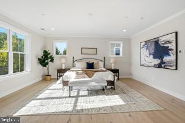 5600 OAKMONT AVE, Bethesda, MD 20817