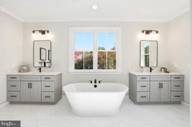 5600 OAKMONT AVE, Bethesda, MD 20817