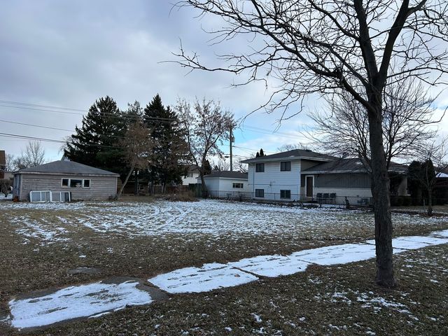 4223 Elm Avenue, Lyons, IL 60534