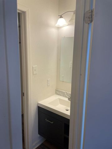 8801 PINERIDGE DR A, Austin, TX 78729