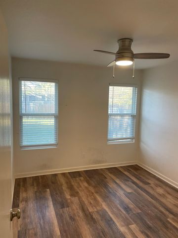 8801 PINERIDGE DR A, Austin, TX 78729