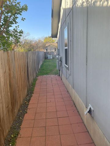 8801 PINERIDGE DR A, Austin, TX 78729