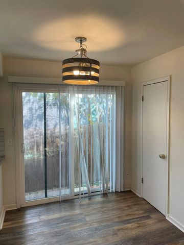 8801 PINERIDGE DR A, Austin, TX 78729