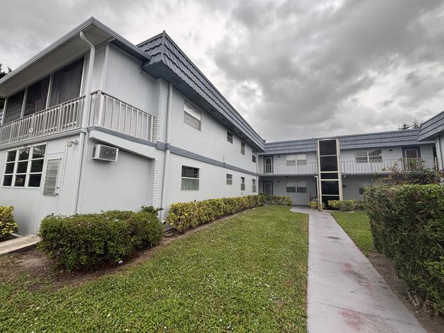 596 Saxony M 596, Delray Beach, FL 33446