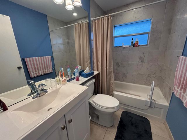 596 Saxony M 596, Delray Beach, FL 33446