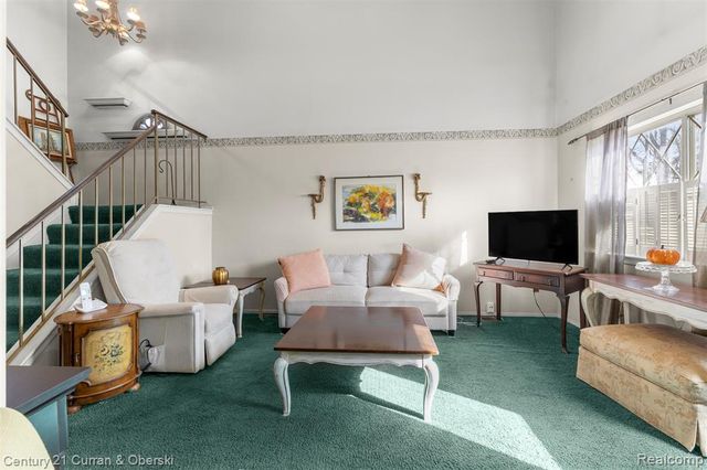 3758 Heritage Parkway, Dearborn, MI 48124