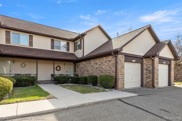 3758 Heritage Parkway, Dearborn, MI 48124