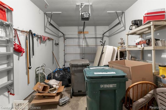 3758 Heritage Parkway, Dearborn, MI 48124