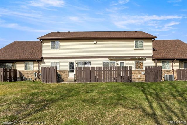 3758 Heritage Parkway, Dearborn, MI 48124