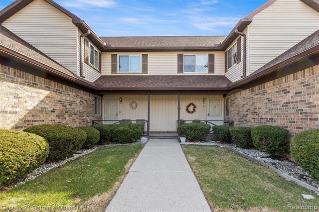 3758 Heritage Parkway, Dearborn, MI 48124