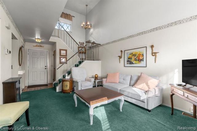 3758 Heritage Parkway, Dearborn, MI 48124