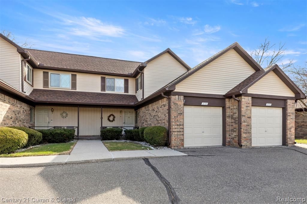 3758 Heritage Parkway, Dearborn, MI 48124