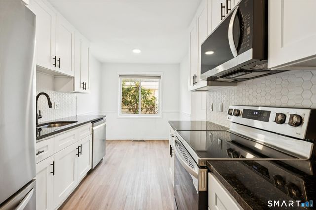 29 Cannon Ridge Drive 29, Watertown, CT 06795