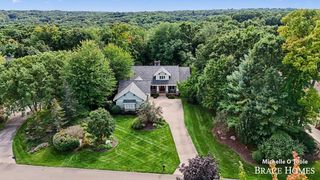 4260 S Oak Pointe Court Ne, Plainfield Twp, MI 49525
