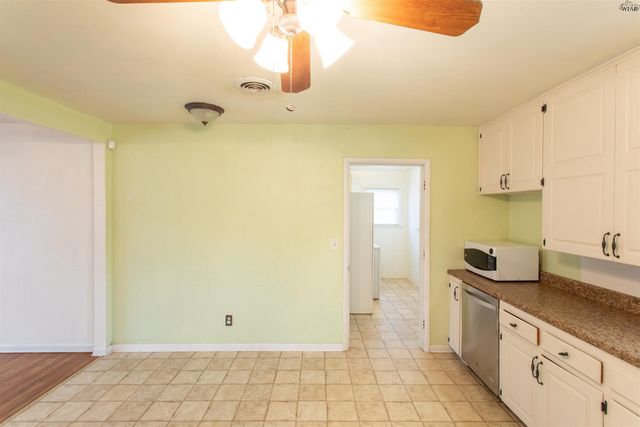 301 S HOLLY DRIVE, Burkburnett, TX 76354