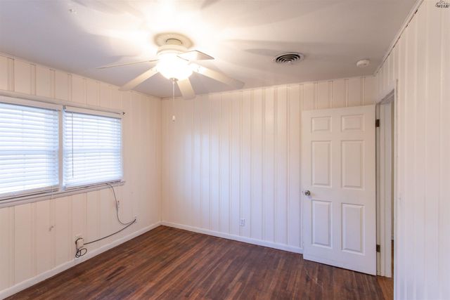 301 S HOLLY DRIVE, Burkburnett, TX 76354