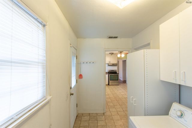 301 S HOLLY DRIVE, Burkburnett, TX 76354