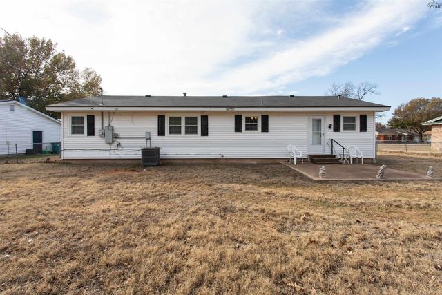 301 S HOLLY DRIVE, Burkburnett, TX 76354