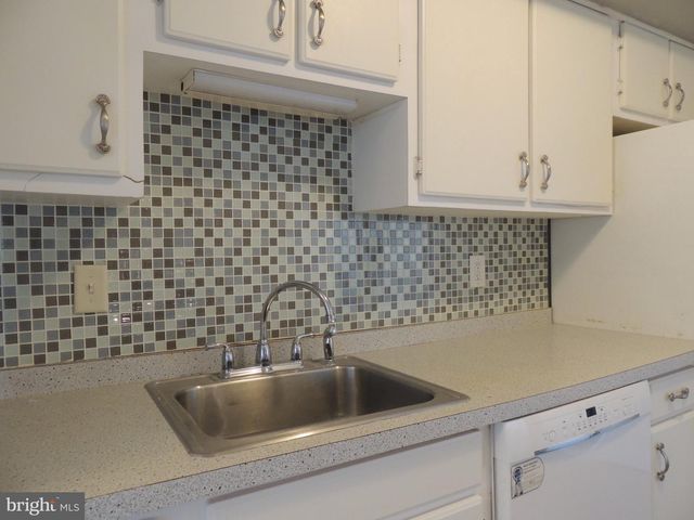 17 LEHIGH CT, Sicklerville, NJ 08081