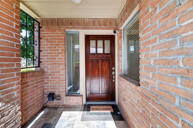 14222 Stokesmount Drive, Houston, TX 77077