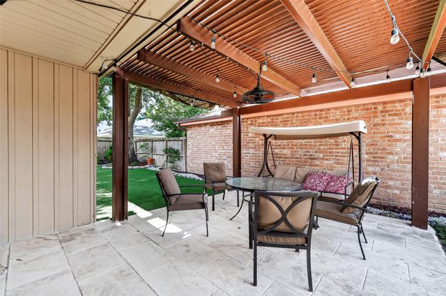 14222 Stokesmount Drive, Houston, TX 77077