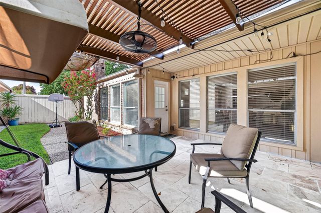 14222 Stokesmount Drive, Houston, TX 77077