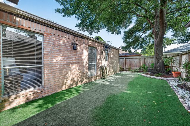 14222 Stokesmount Drive, Houston, TX 77077