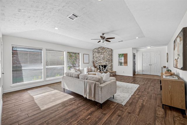 14222 Stokesmount Drive, Houston, TX 77077