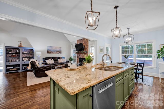 134 Lakeshore Hills Drive, Mooresville, NC 28117