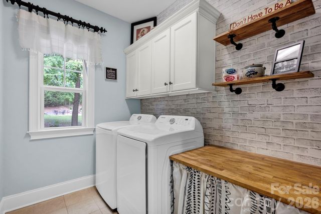 134 Lakeshore Hills Drive, Mooresville, NC 28117