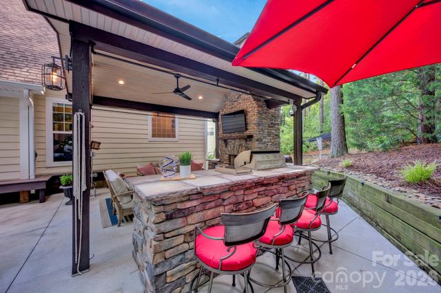 134 Lakeshore Hills Drive, Mooresville, NC 28117