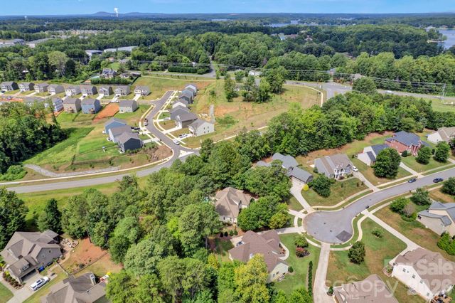 134 Lakeshore Hills Drive, Mooresville, NC 28117