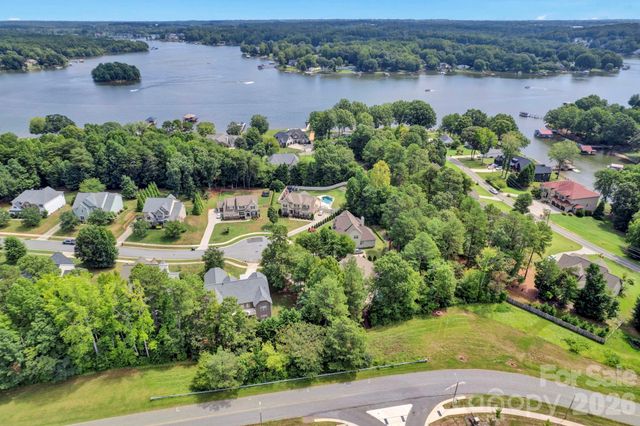 134 Lakeshore Hills Drive, Mooresville, NC 28117