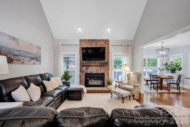 134 Lakeshore Hills Drive, Mooresville, NC 28117