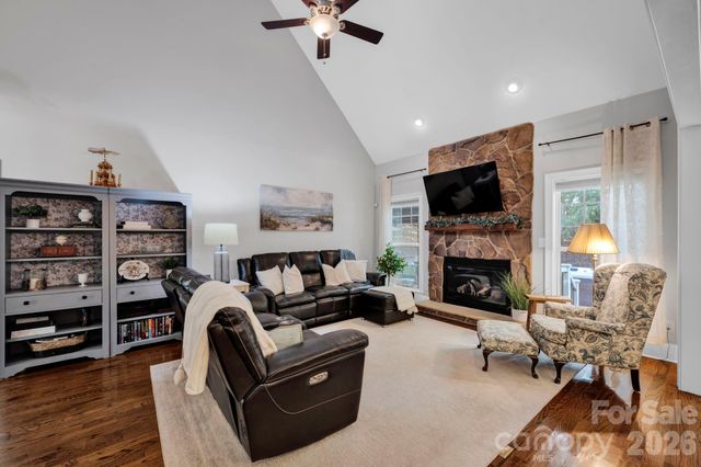 134 Lakeshore Hills Drive, Mooresville, NC 28117