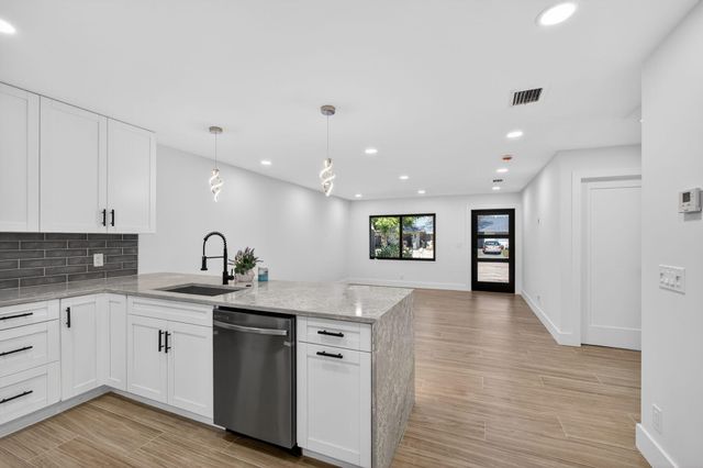 3900 Kenas Street, West Palm Beach, FL 33403