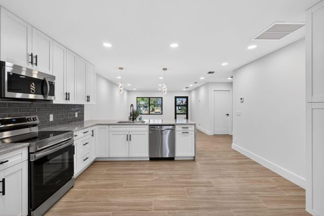 3900 Kenas Street, West Palm Beach, FL 33403