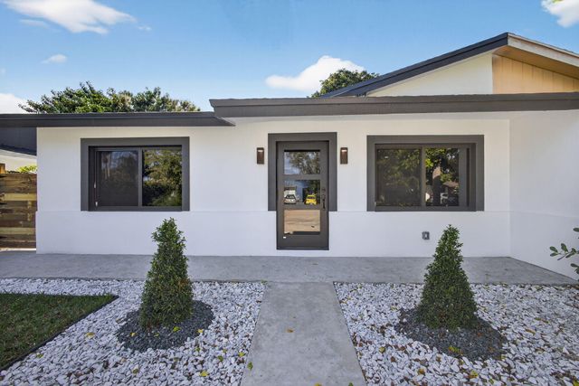 3900 Kenas Street, West Palm Beach, FL 33403